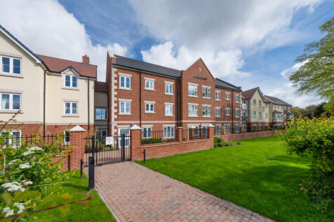 Knox Court External - Entrance from Bilton Road